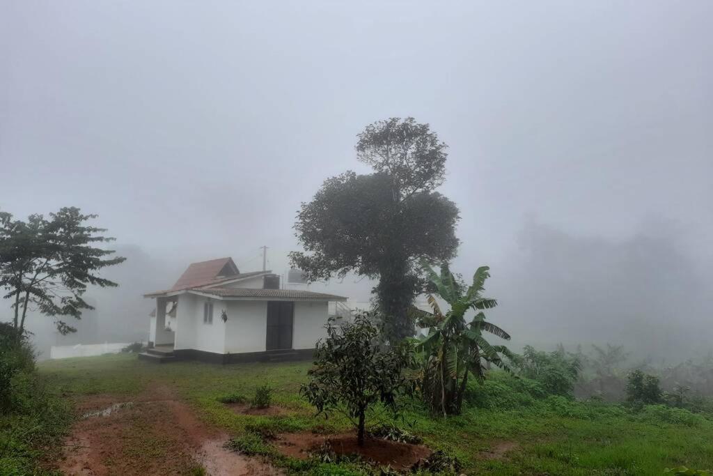 Farmstay In ചില്ലുകൂടാരം At Les Domki Et Al. Vagamon Dış mekan fotoğraf