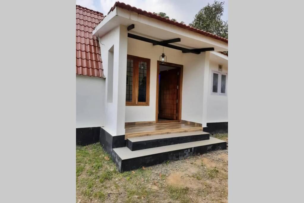 Farmstay In ചില്ലുകൂടാരം At Les Domki Et Al. Vagamon Dış mekan fotoğraf